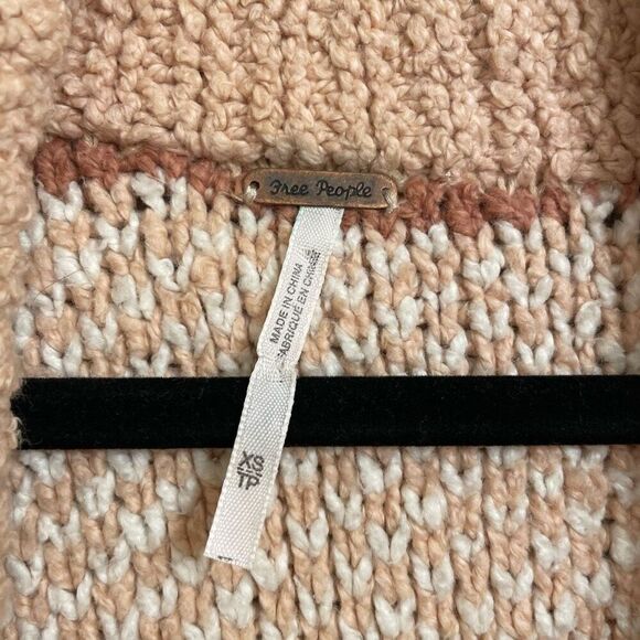 Free People Cozy Cabin Chunky Knit Boho Ivory Peach Cardigan Sweater Oversized X - Picture 3 of 10